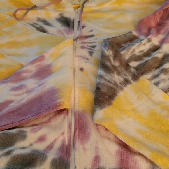 Old Navy XXL Tye Dye Hoodie - Picture 2 of 4